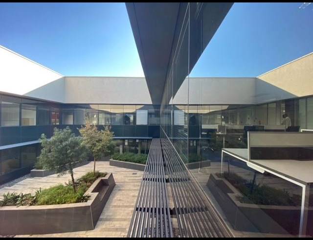 5,108M² OFFICE TO LET IN BRYANSTON